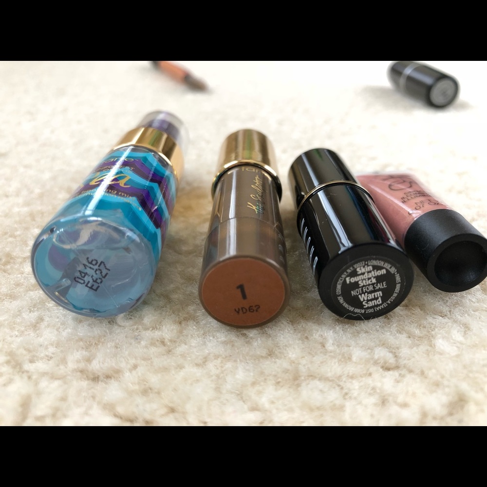 Makeup bundle - Picture 2 of 2
